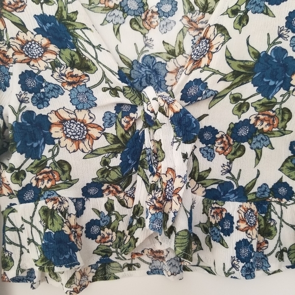Tie Front Floral Print Bohemian Crop Top Sz Small - Picture 3 of 6